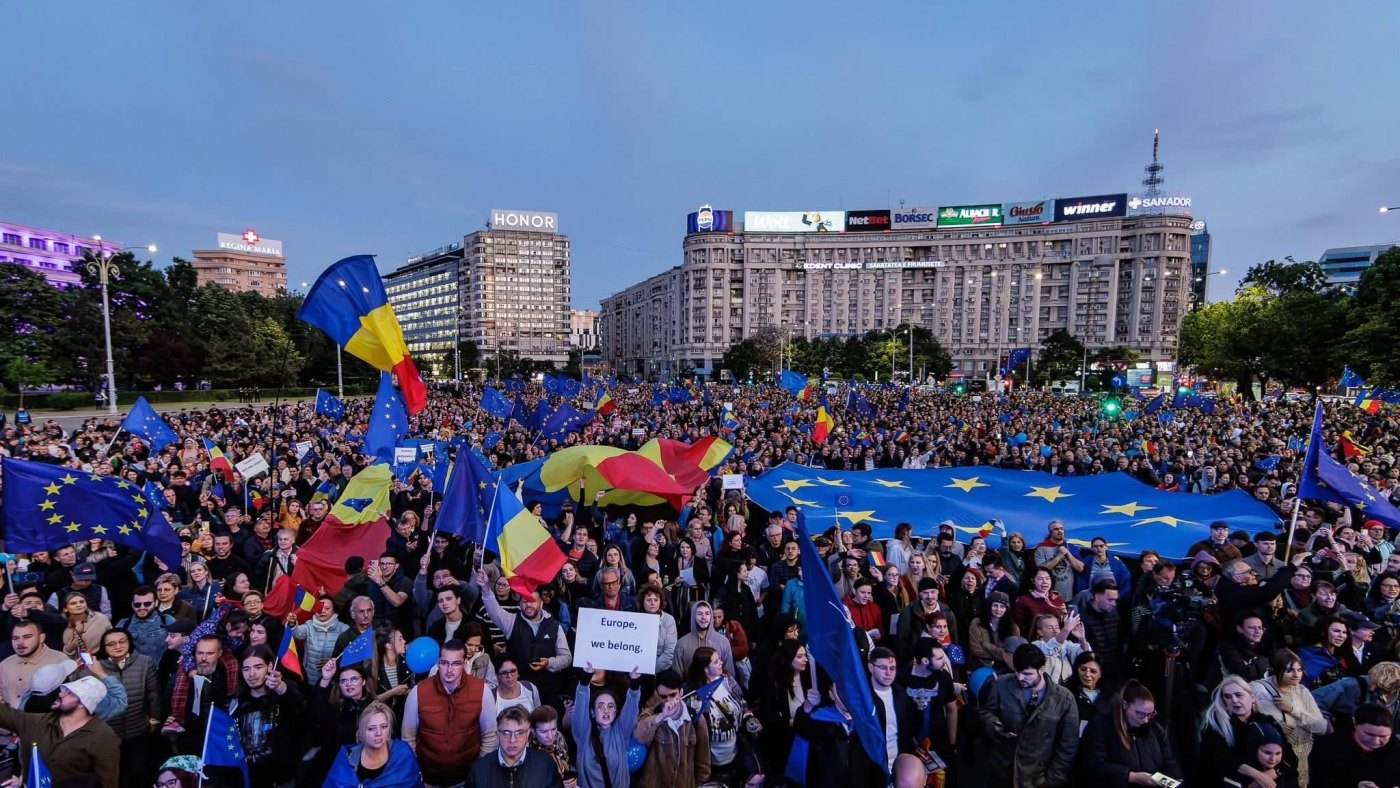Trafic rutier reluat în zona Pieţei Victoriei după intervenţia Jandarmeriei